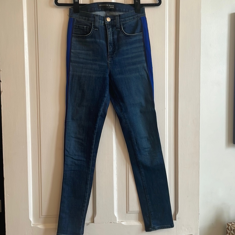 Veronica Beard Kate 10” Skinny With Tuxedo Stripe